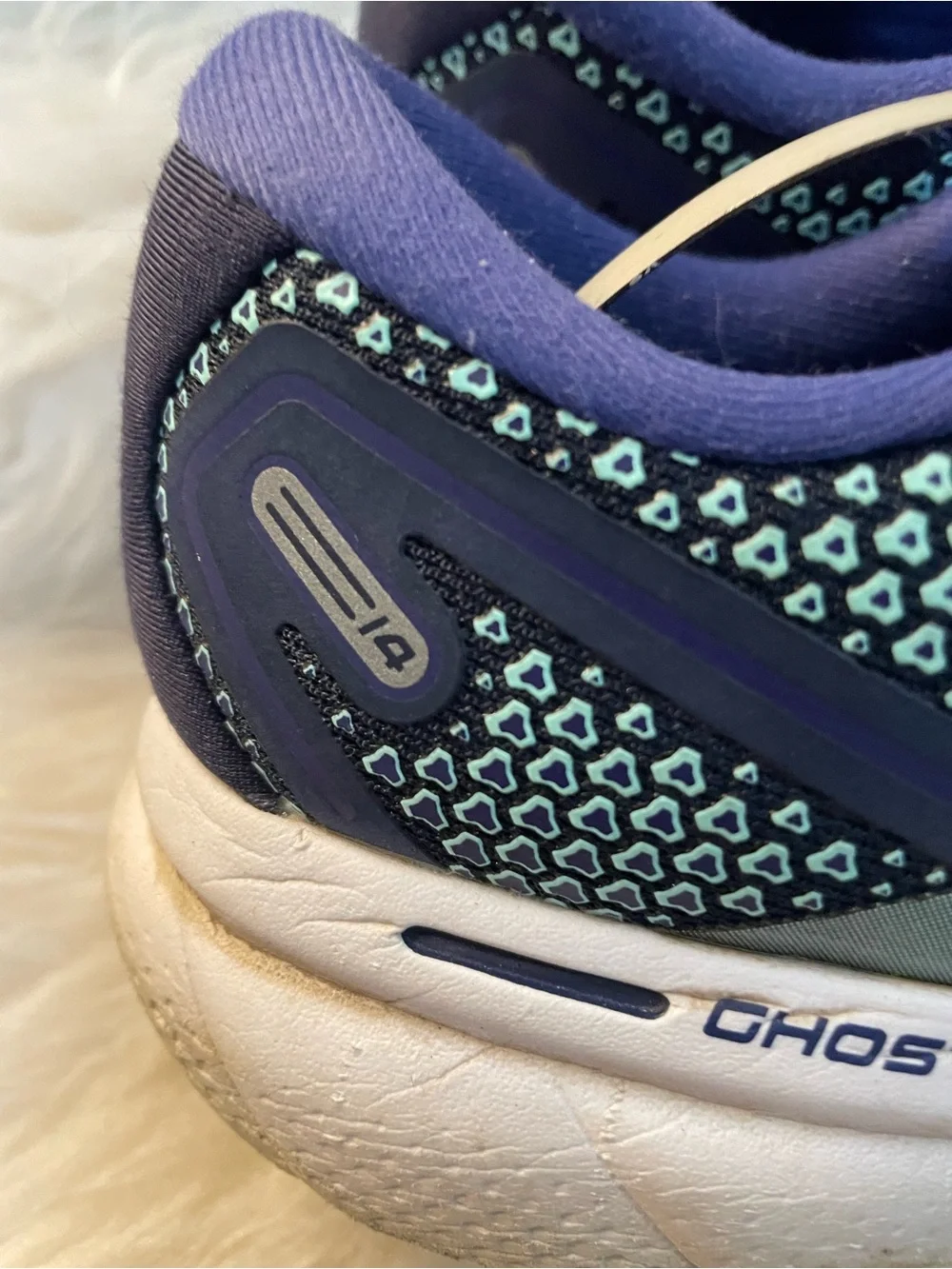 Brooks Ghost 14 Navy Blue and Teal Running Sneakers 8.5